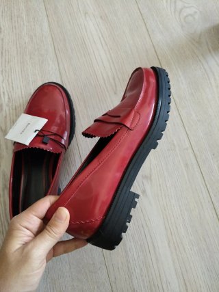 Zapatos Bershka rojos talla 36
