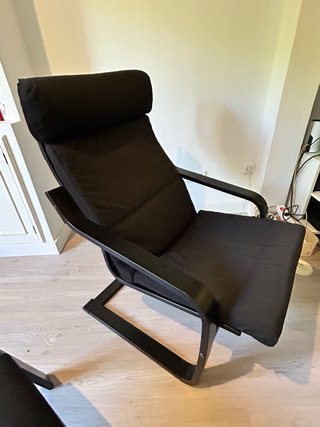 Butaca IKEA estilo POÄNG Negra con Reposapiés