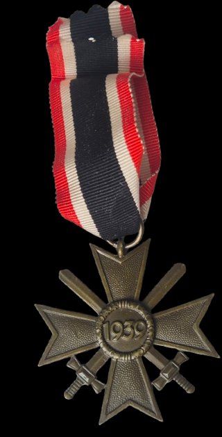 Cruz Mérito Guerra Alemana WW2 con Espadas. Sobre
