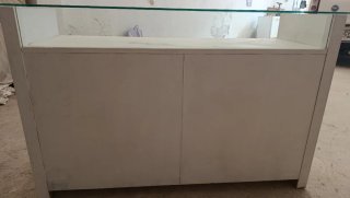 Mostrador madera con vitrina cristal y cajón