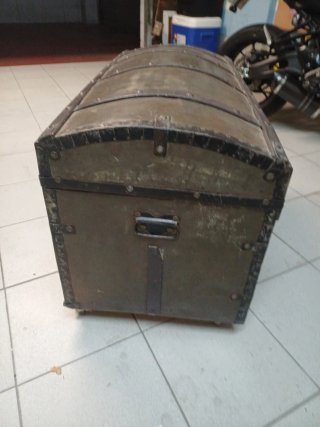 Baúl antiguo metal / madera  grande