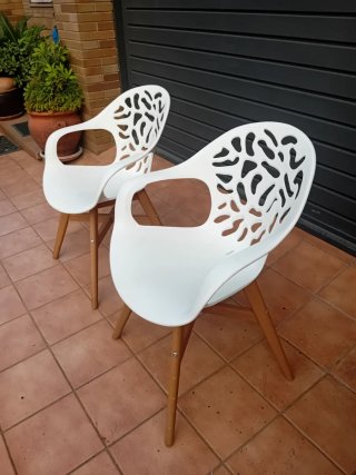 Juego de 2 sillas blancas modernas