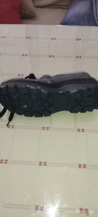 Zapatos de seguridad negros y grises sin estrenar