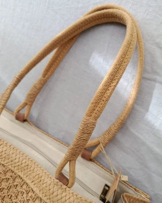 Bolso shopper de hombro rafia trenzada beige