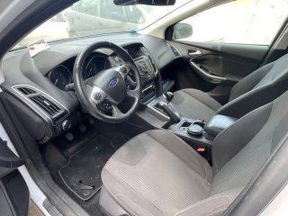 Ford Focus averiado motor