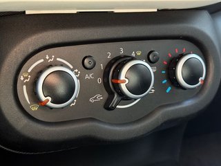 Renault Twingo INTENS SCE 75CV.- " REVISADO Y GARANTIZADO ".- " IMPECABLE ".- " ETIQUETA MEDIOAMBIENTAL C VERDE ".- " GARANTÍA CON COBERTURA EUROPEA ".-