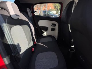 Renault Twingo INTENS SCE 75CV.- " REVISADO Y GARANTIZADO ".- " IMPECABLE ".- " ETIQUETA MEDIOAMBIENTAL C VERDE ".- " GARANTÍA CON COBERTURA EUROPEA ".-