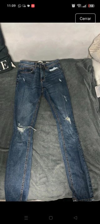 Pantalón vaquero skinny roto