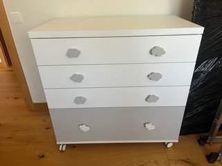 Cuna convertible en cama + cajonera