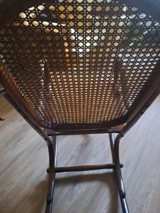 Mecedora Thonet madera y ratán