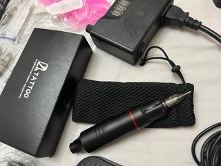 Máquina de tatuar profesional + accesorios