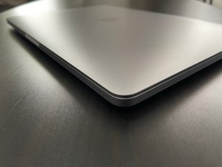 MacBook Pro M1 Plata + Cargador USB-C 30W