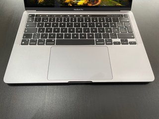 MacBook Pro M1 Plata + Cargador USB-C 30W