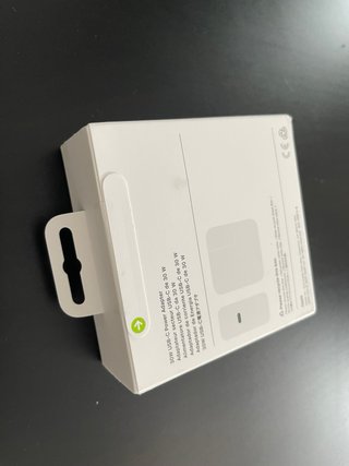MacBook Pro M1 Plata + Cargador USB-C 30W