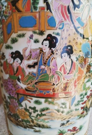 Jarrón, paragüero de porcelana oriental decorado