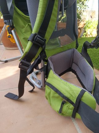 Mochila montaña Portabebés Trekking Deuter.