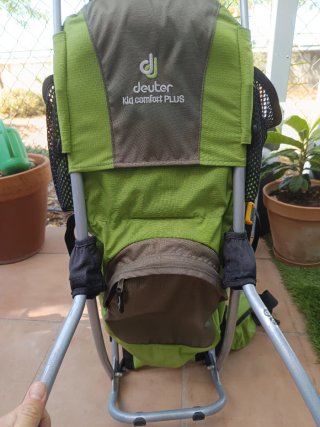 Mochila montaña Portabebés Trekking Deuter.