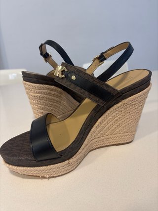 Sandalias Cuña Michael Kors MK Marrón Negro