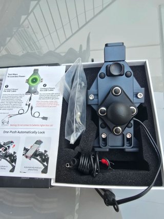 Soporte Móvil Moto con Cargador inalambrico