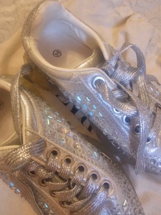 Zapatillas plateadas pedrería talla 36