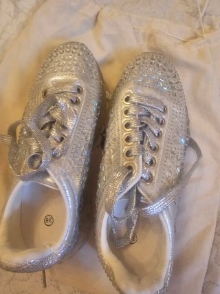 Zapatillas plateadas pedrería talla 36