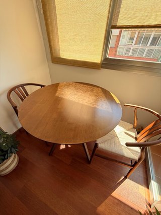 Conjunto mesa redonda madera sekiz y 2 sillas