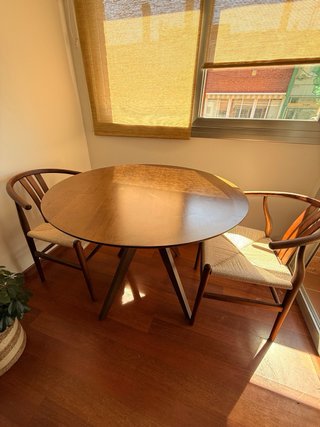 Conjunto mesa redonda madera sekiz y 2 sillas