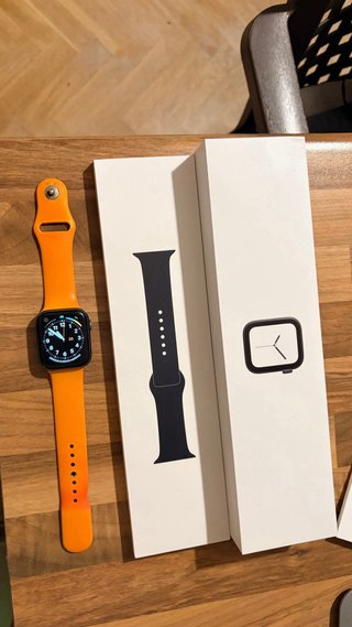 Apple Watch Series 4 44mm Space grey aluminum