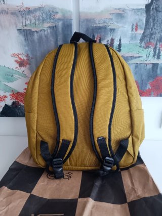 Mochila Vans Negra y Dorada Nueva