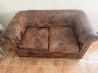 Sofá Chester Marrón Suede