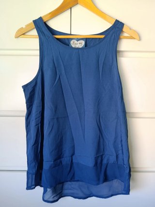 Blusa ligera sin tirantes azul