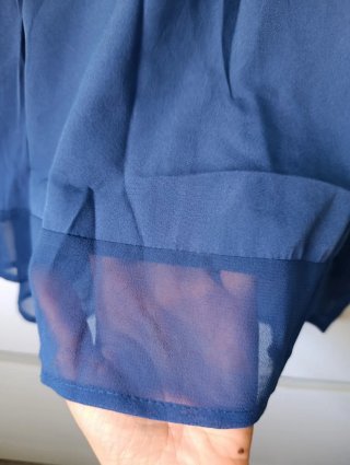 Blusa ligera sin tirantes azul