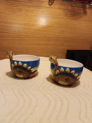 Taza de cerámica con diseño de dinosaurio