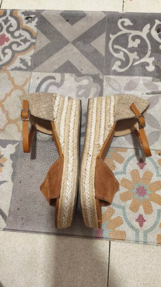 Plataformas cuña beige y marrón talla 38