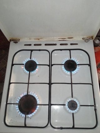 Horno de gas blanco