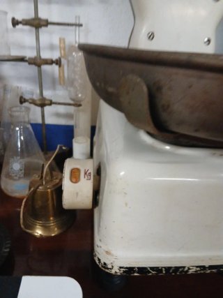 Báscula antigua de cocina