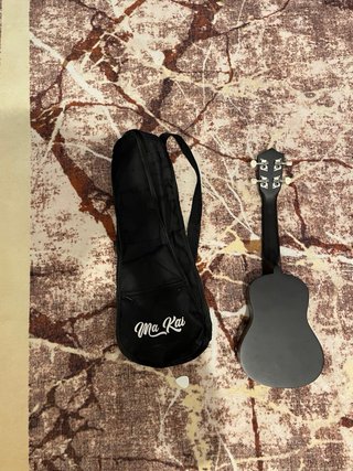 Ukelele Negro con Funda