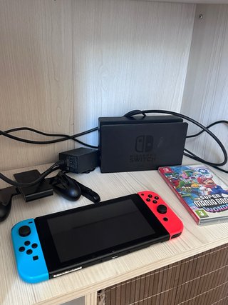 Nintendo Switch Azul/Rojo + Funda + FIFA 25