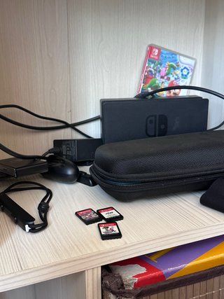 Nintendo Switch Azul/Rojo + Funda + FIFA 25