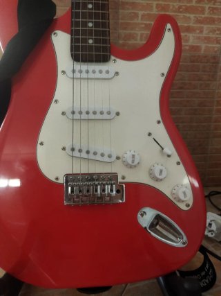 Guitarra Roja + Mini Amplificador