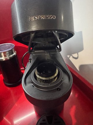 Cafetera Nespresso DeLonghi.