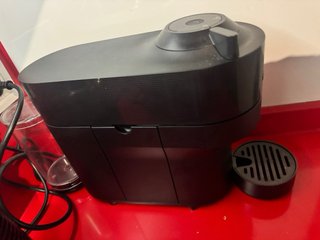 Cafetera Nespresso DeLonghi.
