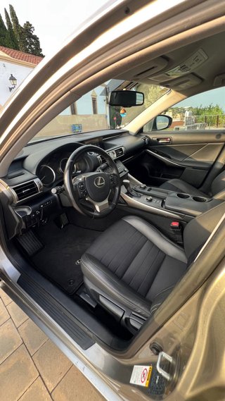 Lexus IS 2016
