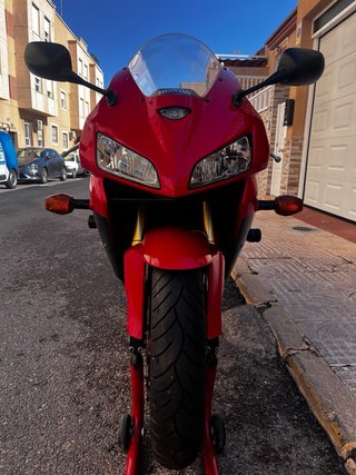 Honda CBR 600 RR Roja y Negra