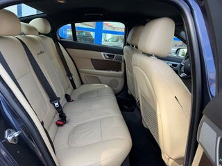Jaguar XF 3.0 V6 Diésel Luxury