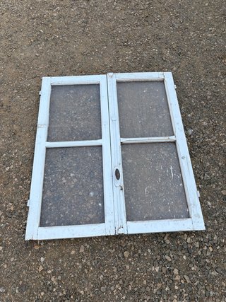 Ventana de madera antigua