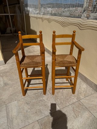 2 Tronas de madera para niños. Cada trona 10 euros