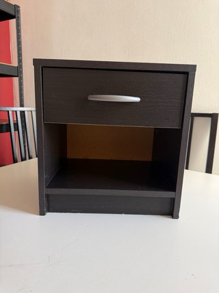 Mesitas de noche de madera con cajón