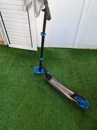 Monopattino con luci, ruote e pattini per bambina + zaino