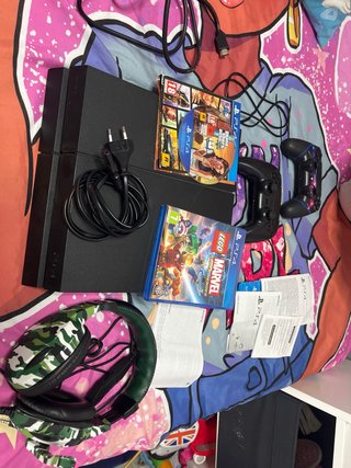 PS4 (PlayStation 4) 500GB con mando y GTA